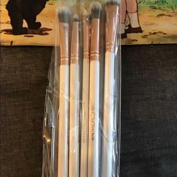 Morphe and Crown Set of Brushes - Picture 4 of 8